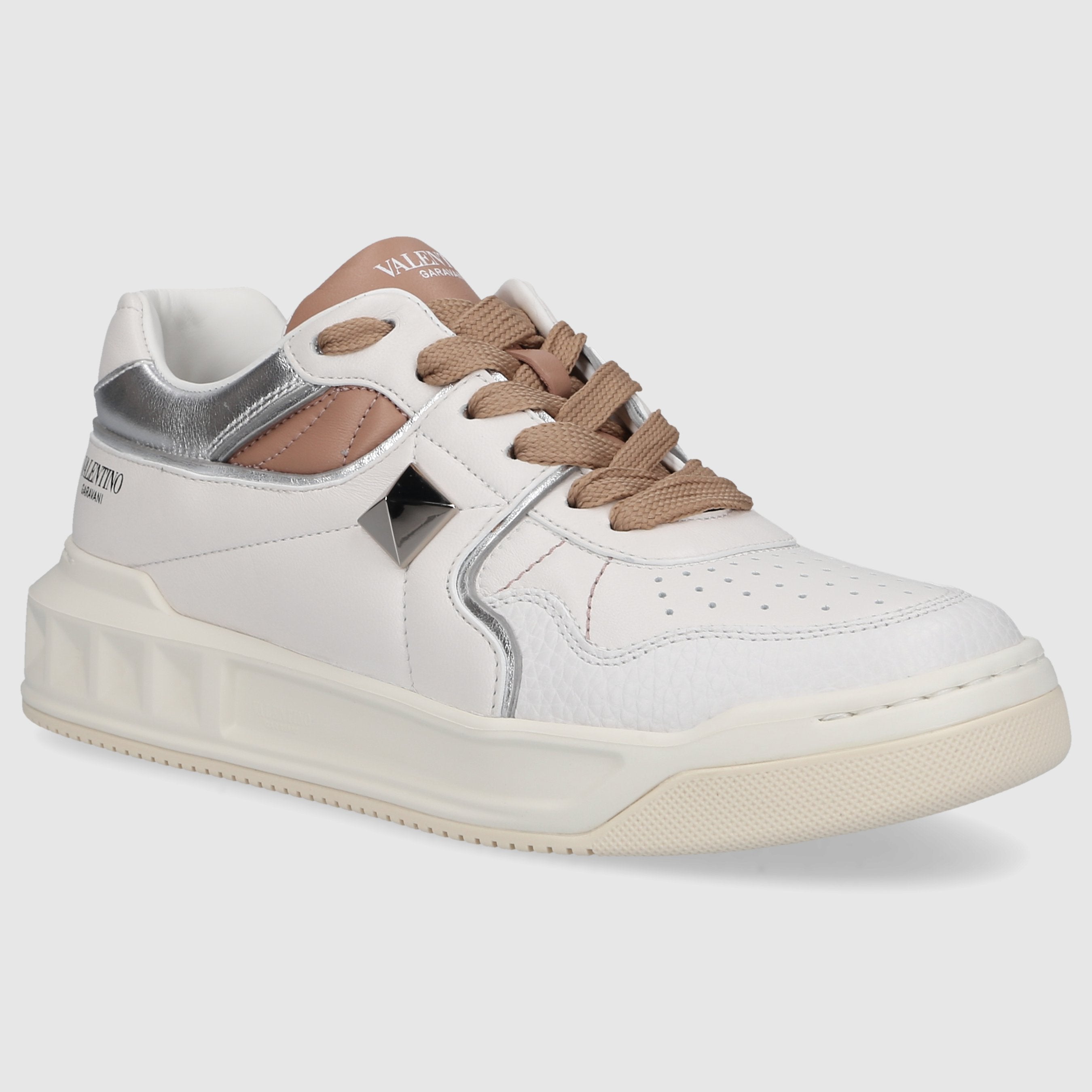 Valentino Garavani women's low-top sneakers ONE STUD made of calfskin leather.