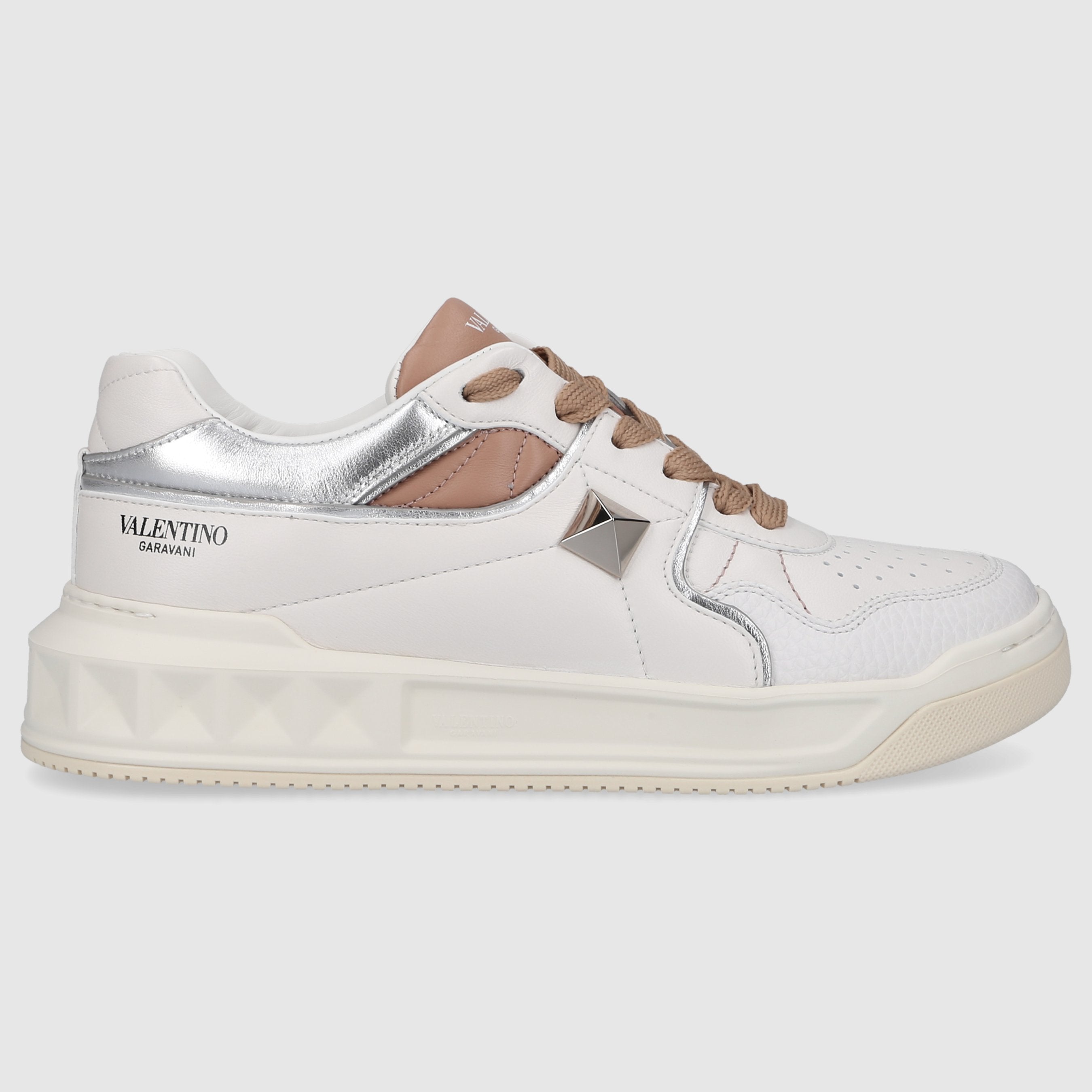 Valentino Garavani women's low-top sneakers ONE STUD made of calfskin leather.