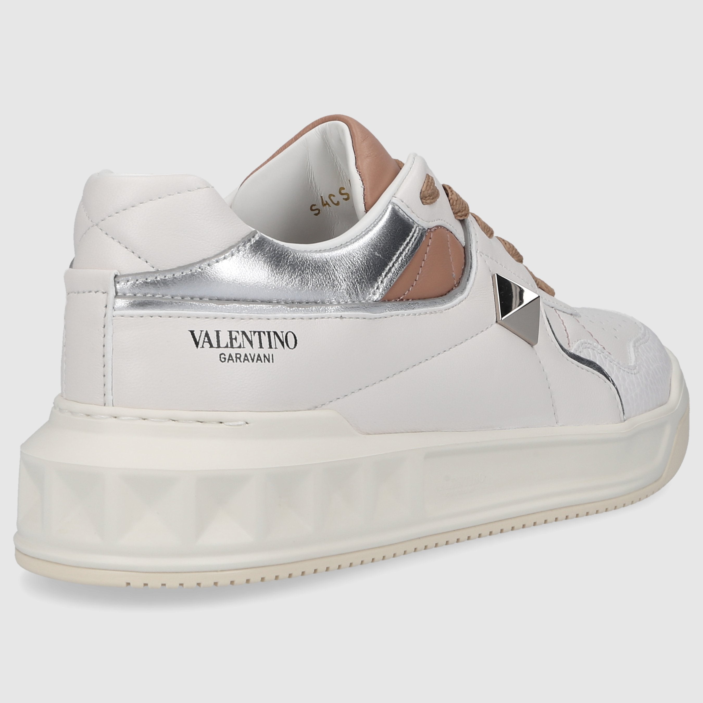 Valentino Garavani women's low-top sneakers ONE STUD made of calfskin leather.