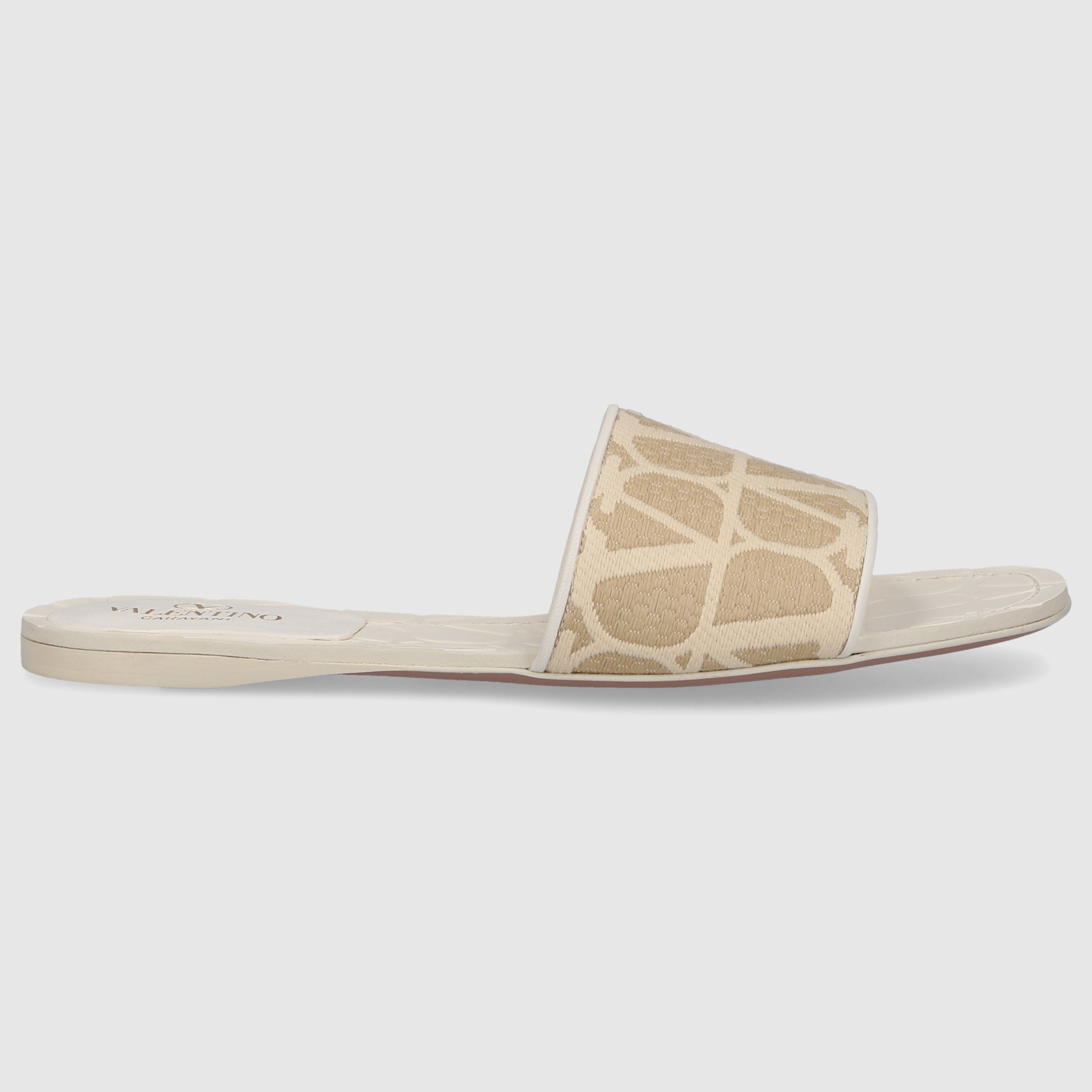 Valentino Garavani W SANDALS FLAT WS0GS4 Black