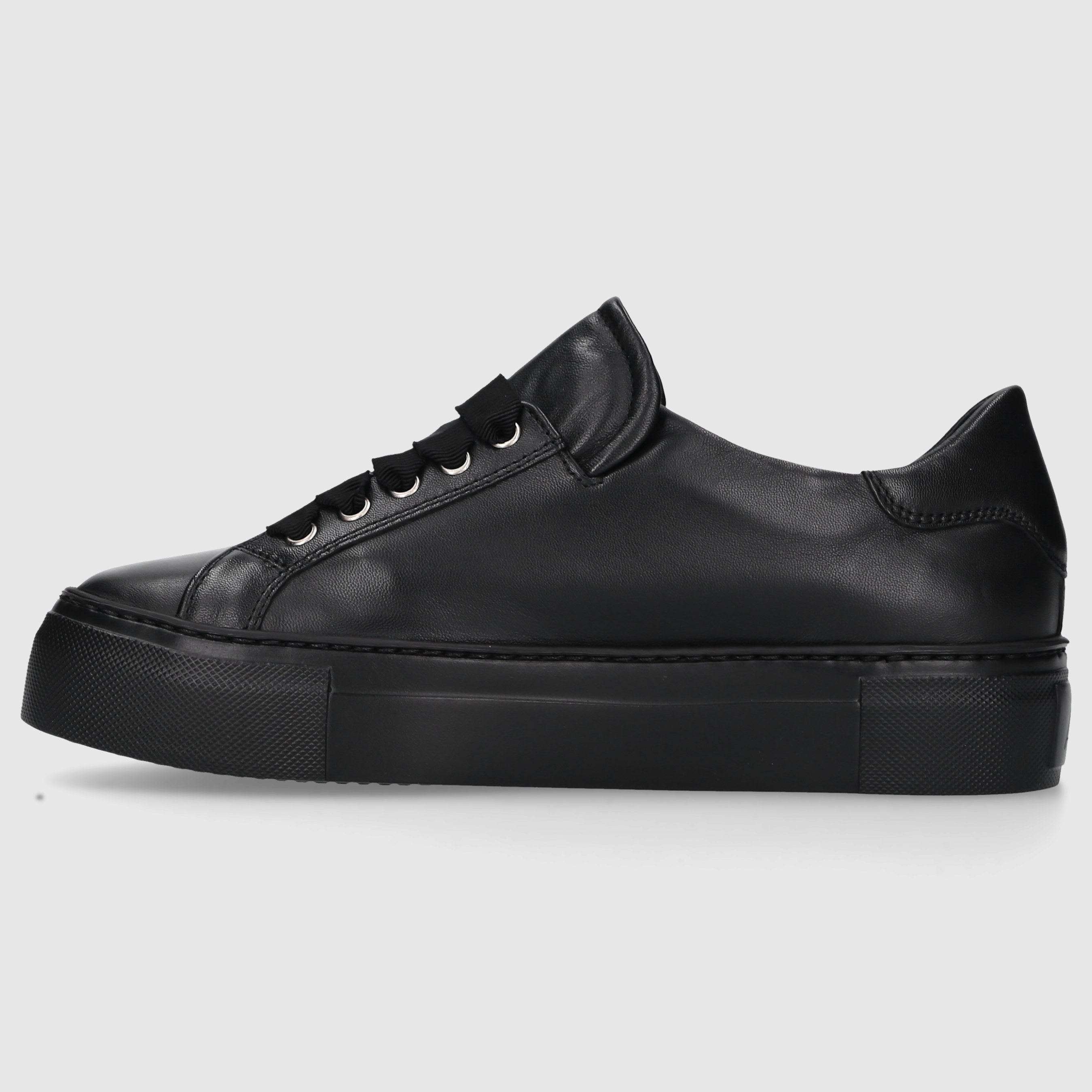 AGL Attilio Giusti Leombruni Women's Low Top Sneaker D925278 Black Calfskin