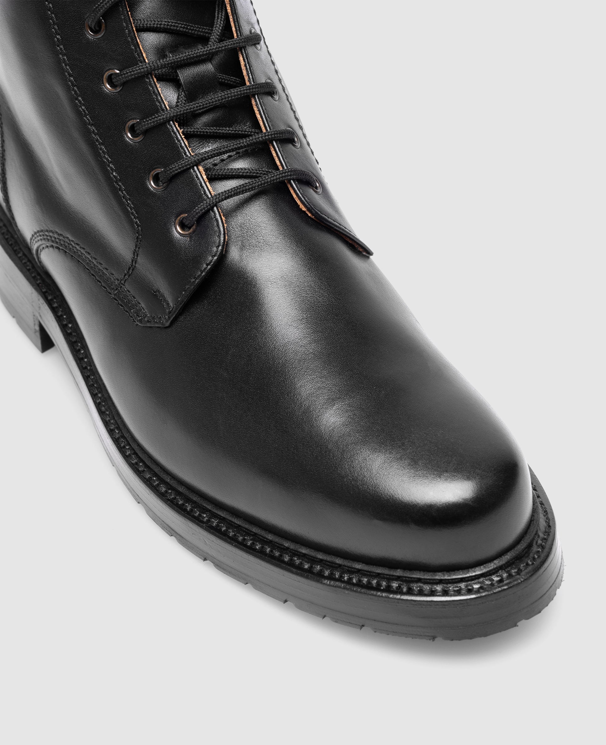 Heinrich Dinkelacker Men's Buda Plain BC - Black