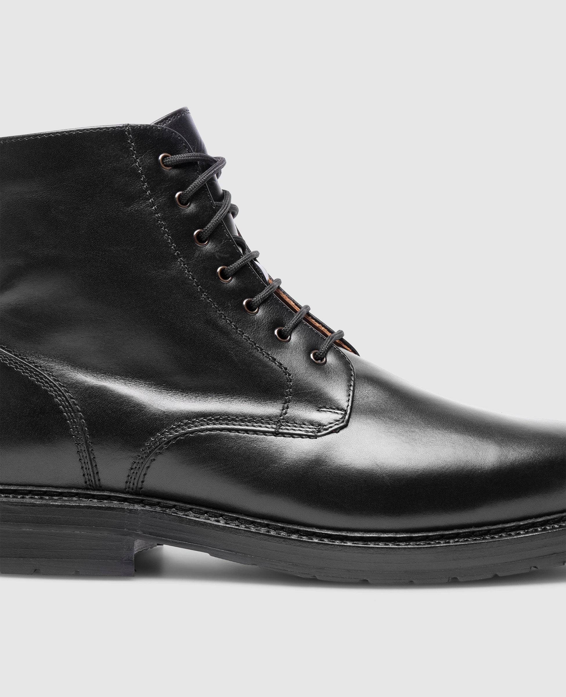 Heinrich Dinkelacker Men's Buda Plain BC - Black