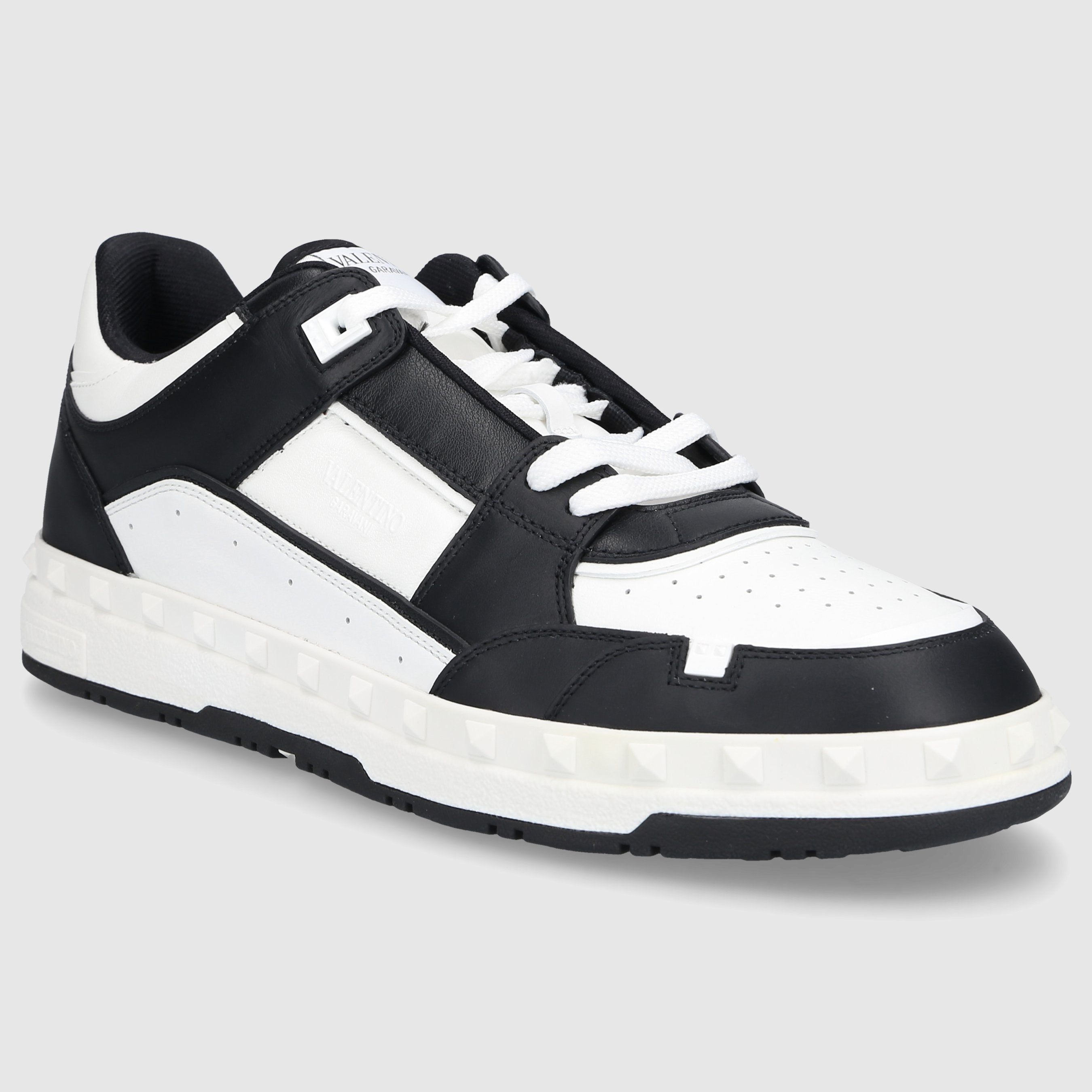 Valentino Garavani Herren Sneaker low FREEDOTS Kalbsleder