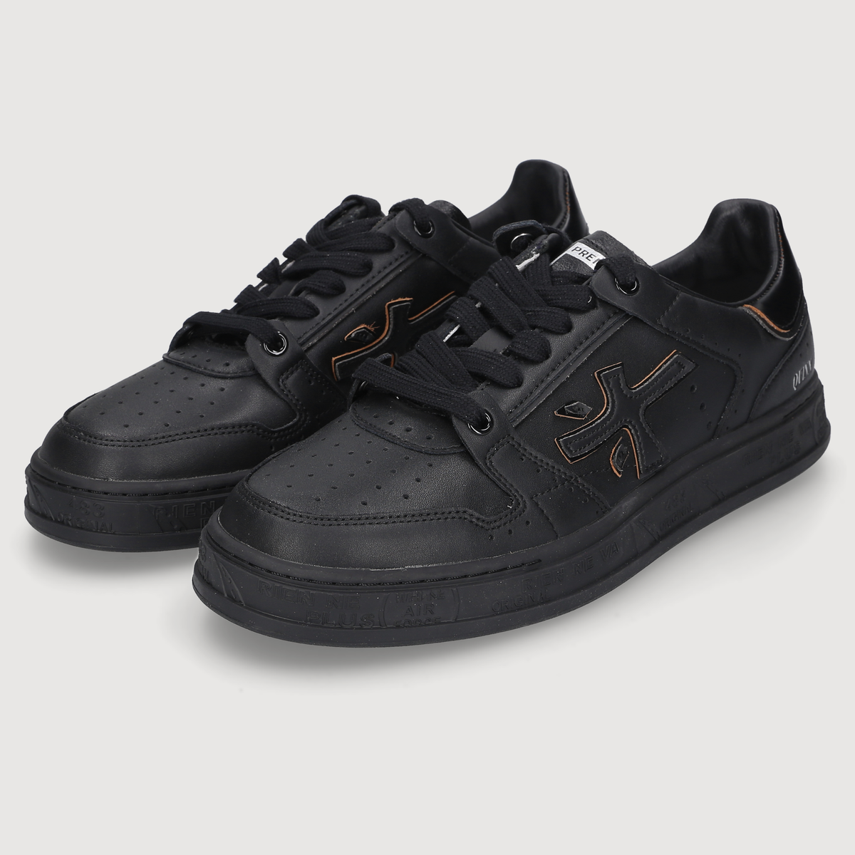 QUINN-VAR 8212 - BLACK